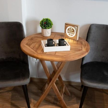 Cozy Modern Studio In Thessalonikiアパートメント エクステリア 写真